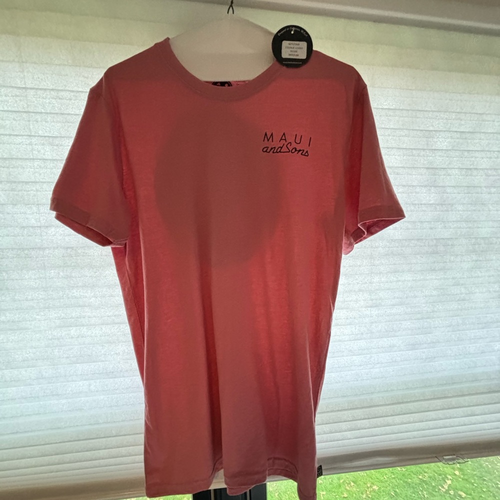 Maui & Sons T shirt